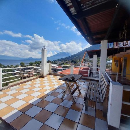 Hotel Peneleu San Pedro La Laguna Bagian luar foto
